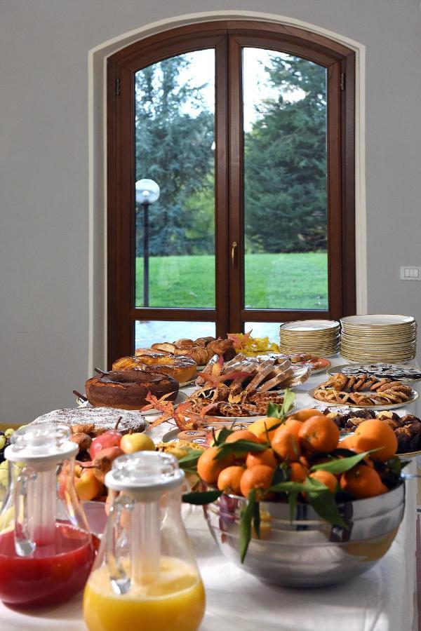 Agriturismo Borgo Imperiale วัลมนโตเน ภายนอก รูปภาพ