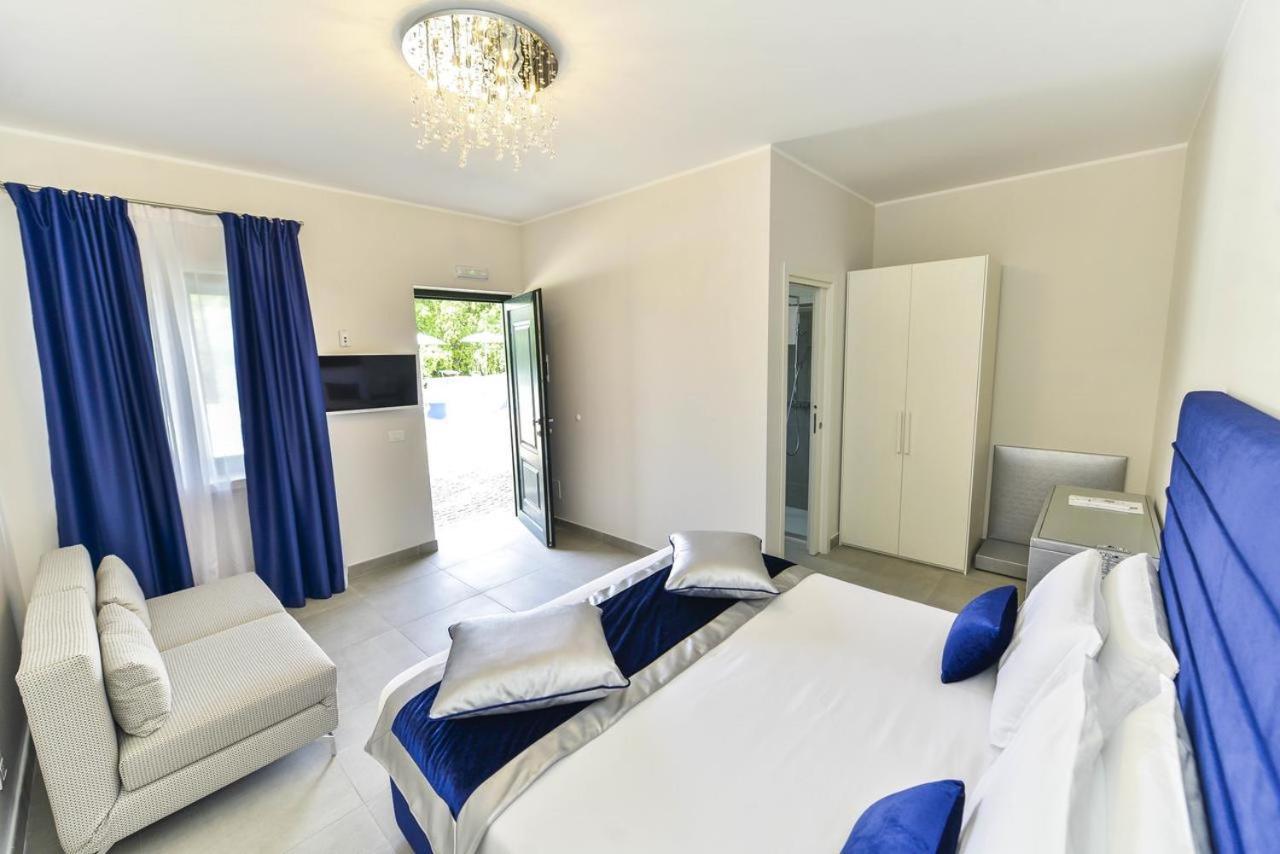 Agriturismo Borgo Imperiale วัลมนโตเน ภายนอก รูปภาพ