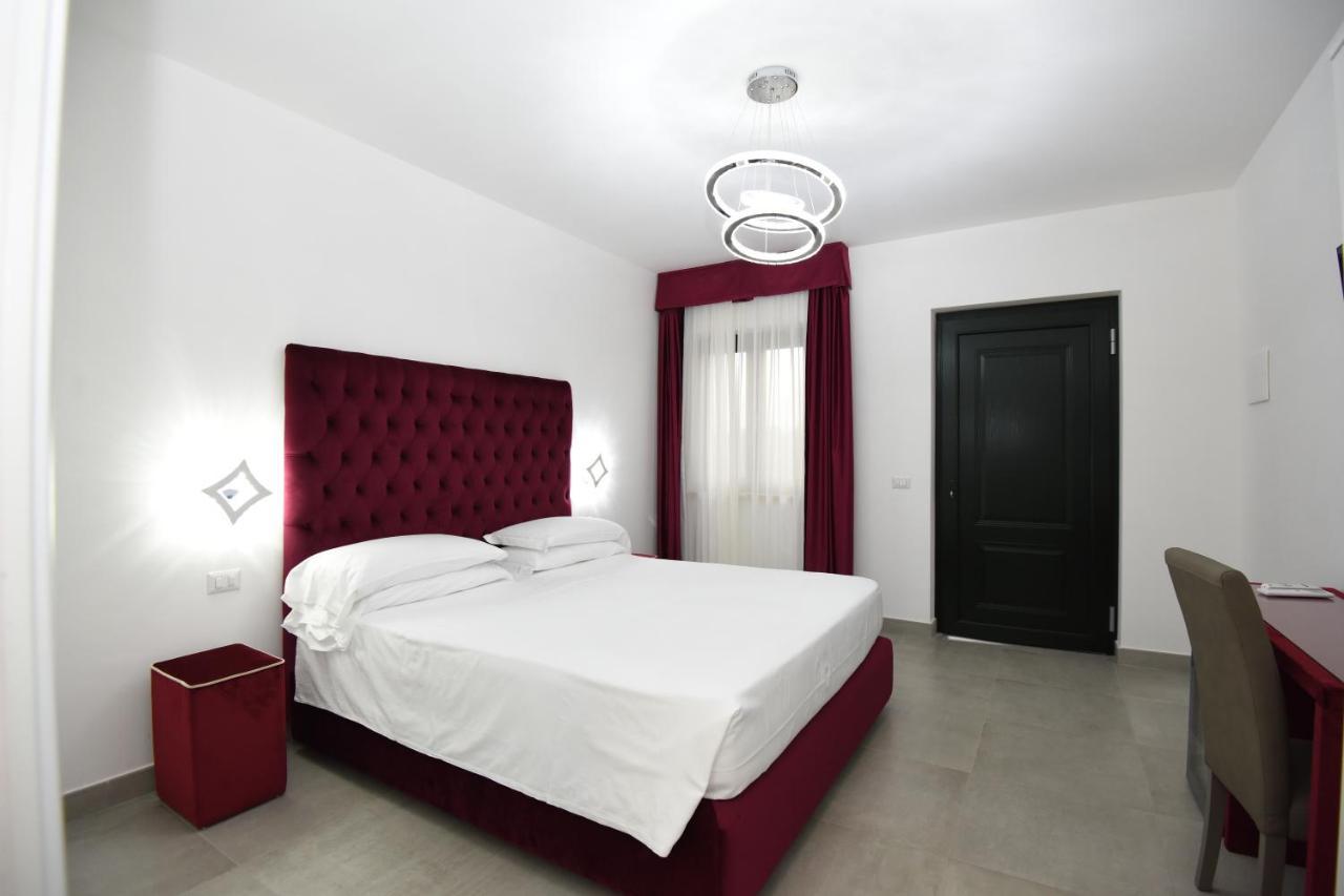 Agriturismo Borgo Imperiale วัลมนโตเน ภายนอก รูปภาพ