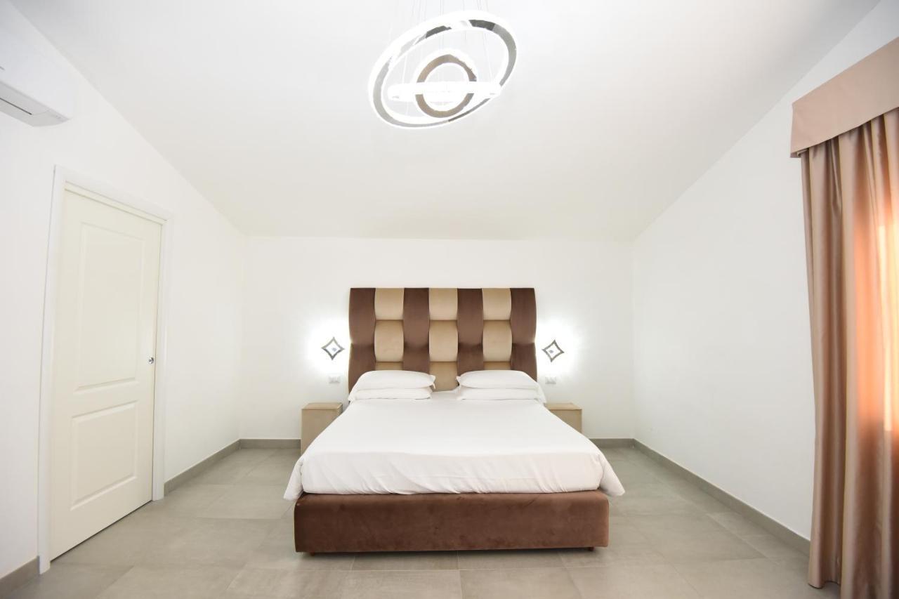 Agriturismo Borgo Imperiale วัลมนโตเน ภายนอก รูปภาพ