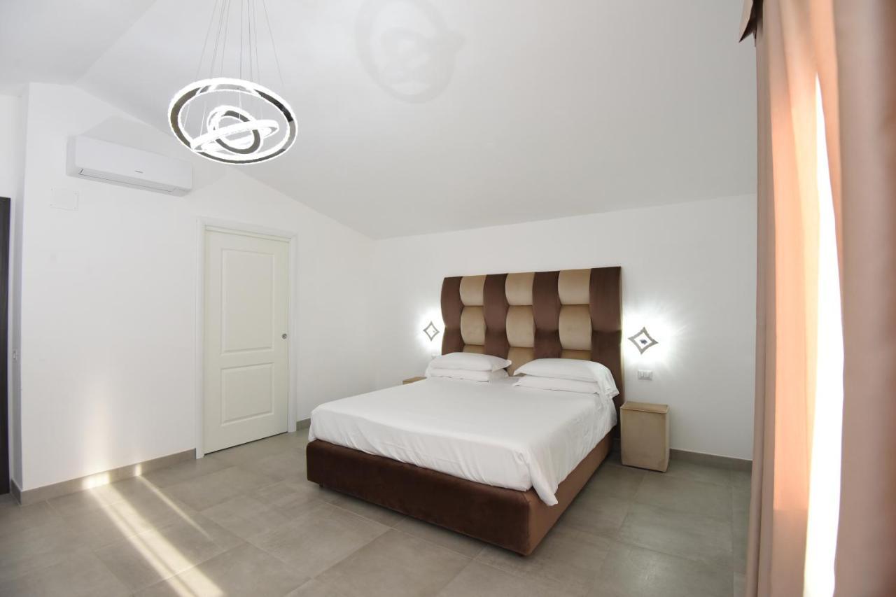 Agriturismo Borgo Imperiale วัลมนโตเน ภายนอก รูปภาพ