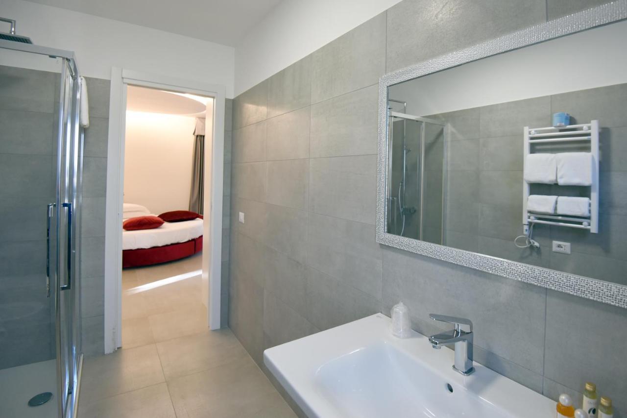 Agriturismo Borgo Imperiale วัลมนโตเน ภายนอก รูปภาพ