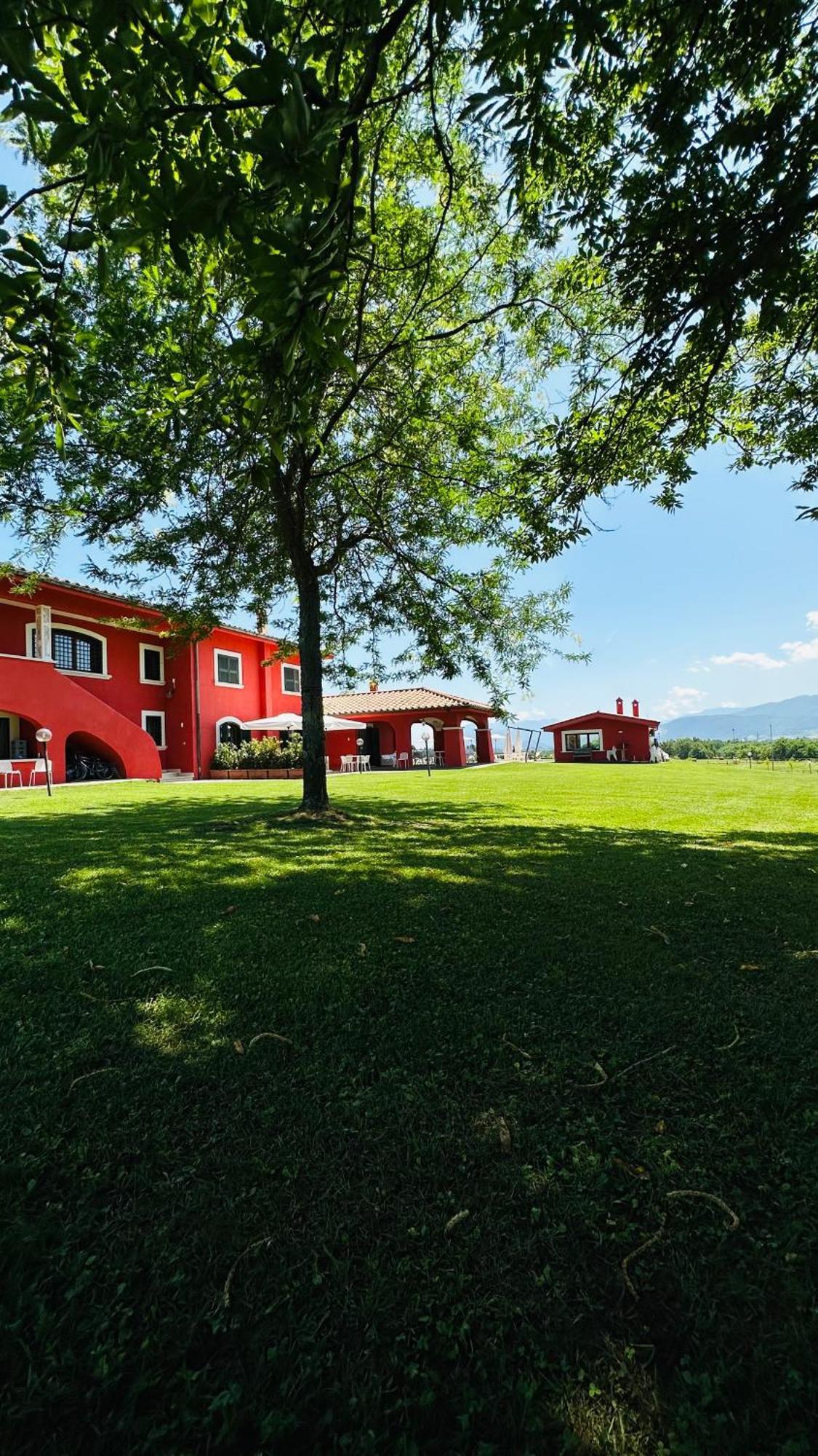 Agriturismo Borgo Imperiale วัลมนโตเน ภายนอก รูปภาพ