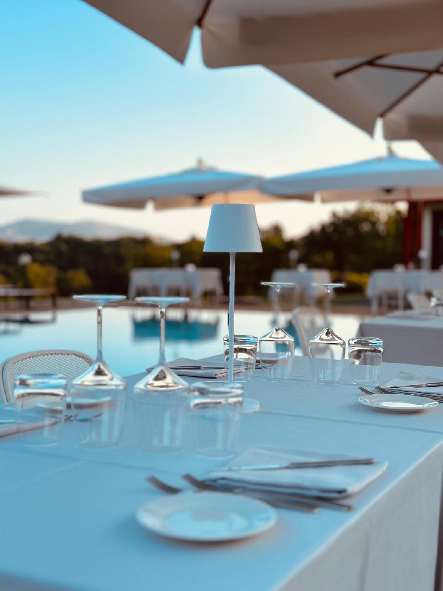Agriturismo Borgo Imperiale วัลมนโตเน ภายนอก รูปภาพ