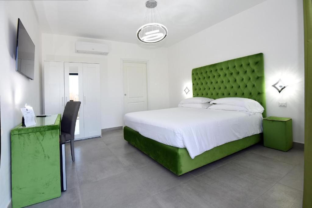 Agriturismo Borgo Imperiale วัลมนโตเน ภายนอก รูปภาพ
