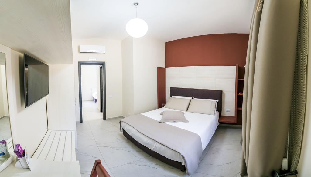 Agriturismo Borgo Imperiale วัลมนโตเน ภายนอก รูปภาพ