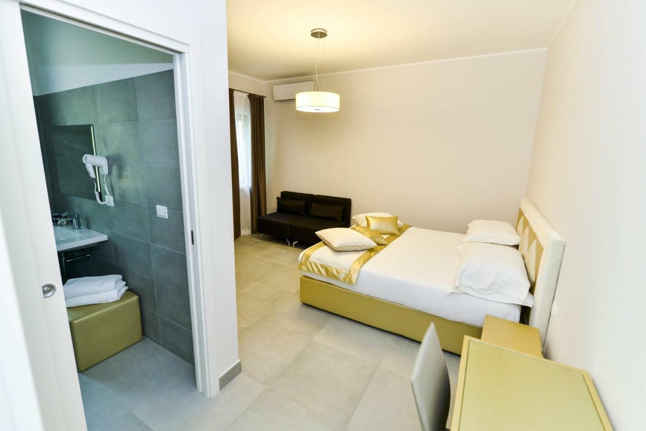 Agriturismo Borgo Imperiale วัลมนโตเน ภายนอก รูปภาพ