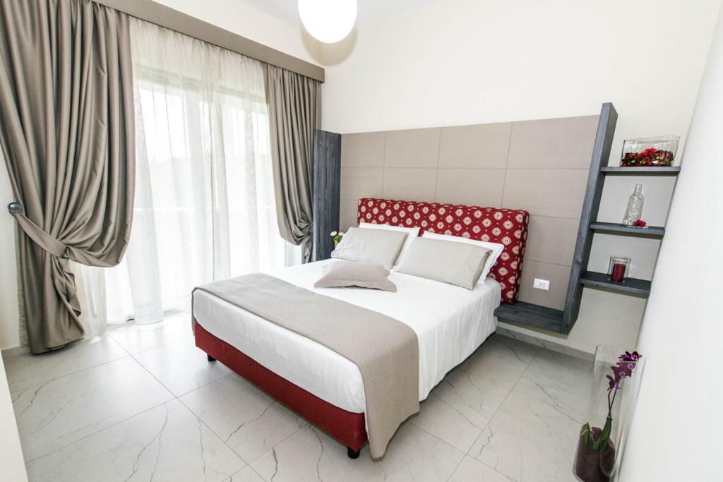Agriturismo Borgo Imperiale วัลมนโตเน ภายนอก รูปภาพ