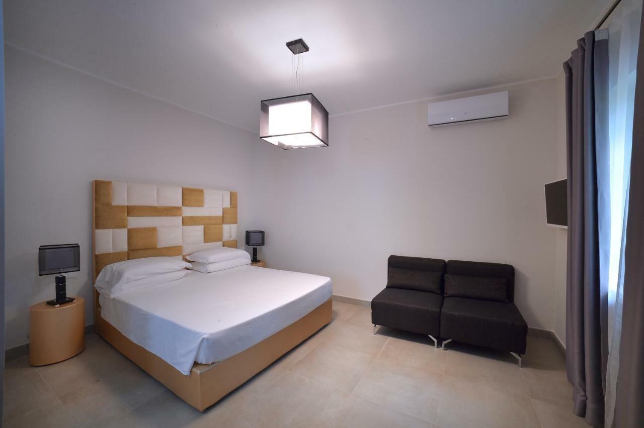 Agriturismo Borgo Imperiale วัลมนโตเน ภายนอก รูปภาพ
