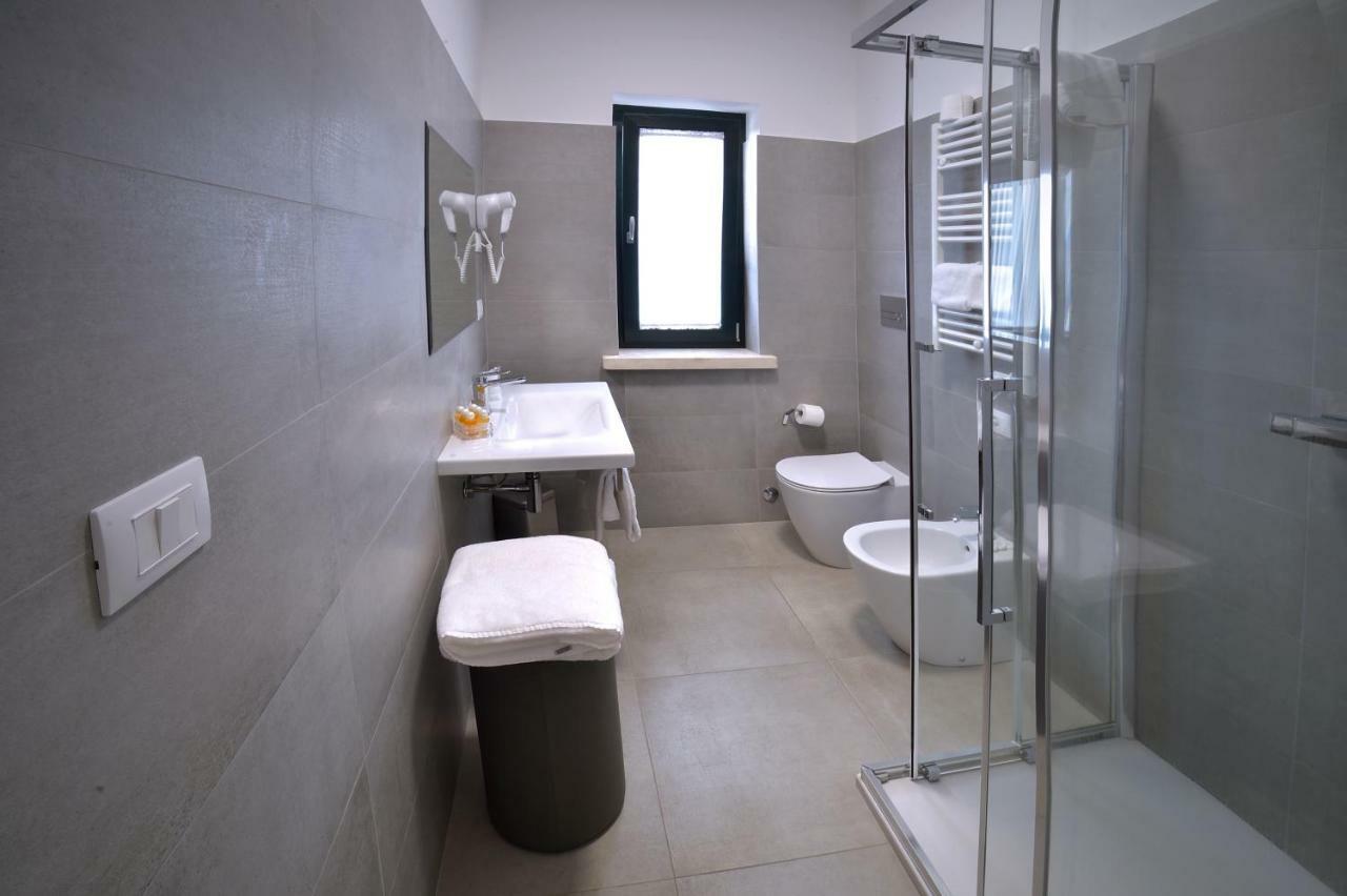 Agriturismo Borgo Imperiale วัลมนโตเน ภายนอก รูปภาพ
