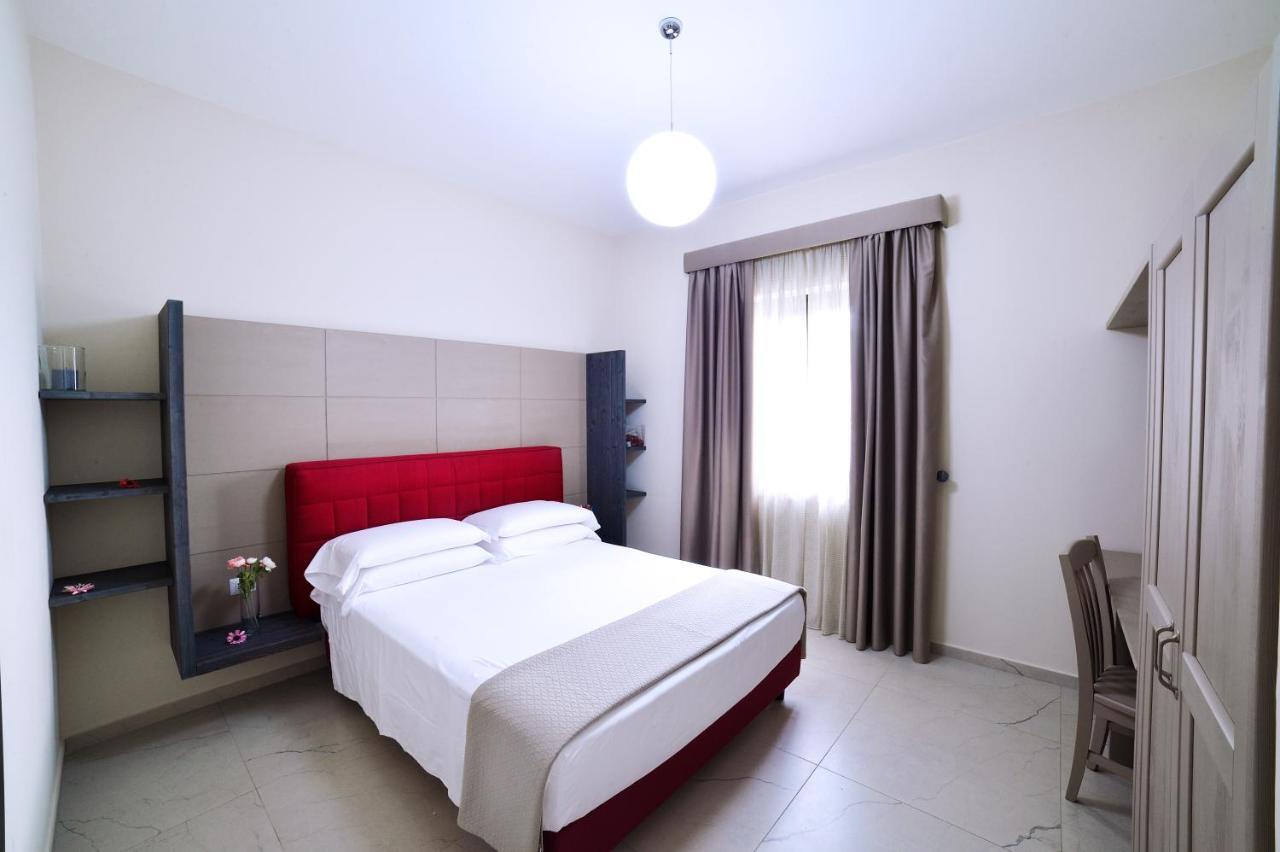 Agriturismo Borgo Imperiale วัลมนโตเน ภายนอก รูปภาพ